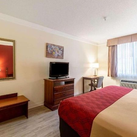Econo Lodge Inn & Suites Douglasville Bagian luar foto